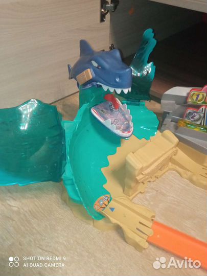 Hot wheels трек акула