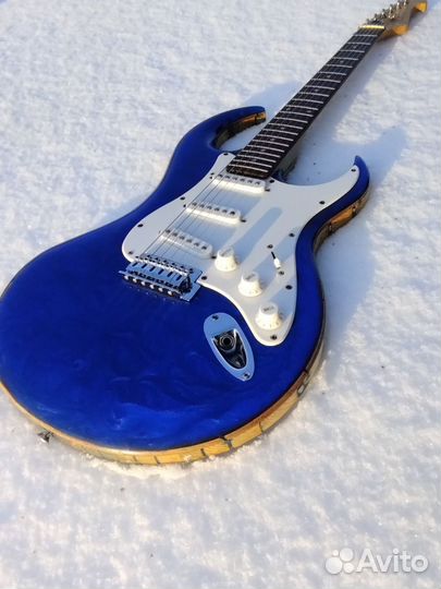 Электро гитара мастеровая из эпоксидной смолы
