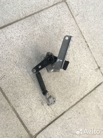 37146895466 Датчик дорожного просвета BMW G31