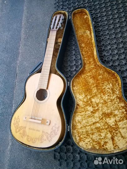 Гитара антиквариат