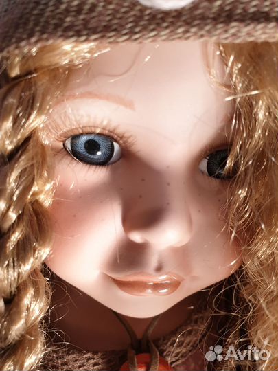 Кукла фарфоровая большая 60см