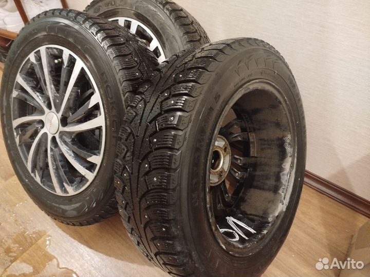 Nokian 185/65 R15(шины, колеса и литые диски) 4шт