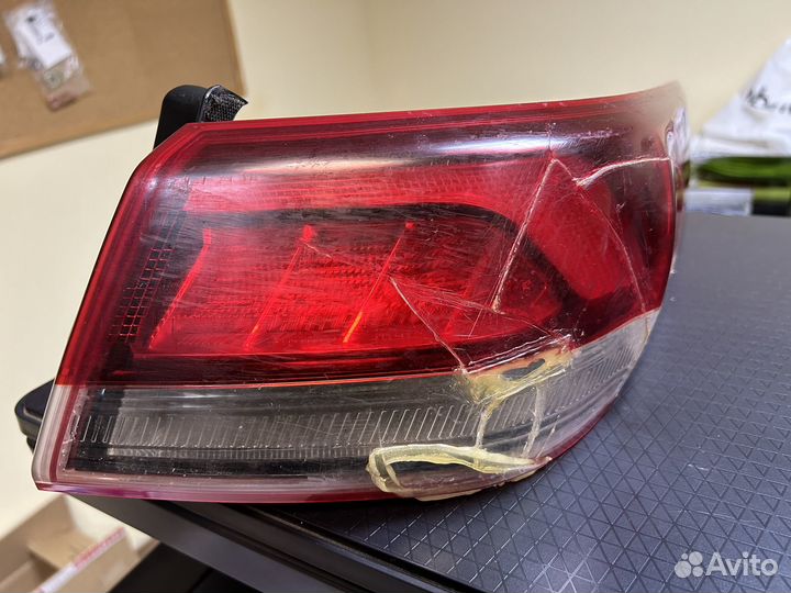 Задний правый фонарь на Kia Optima JF, 92402 D4600