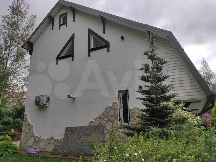 Дом 172 м² на участке 8,3 сот.