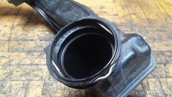 Патрубок интеркулера Volvo V40 2019