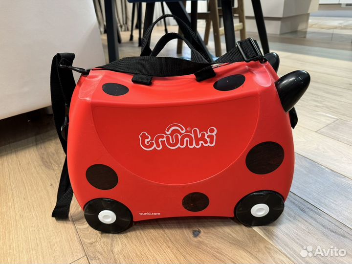 Детский чемодан trunki