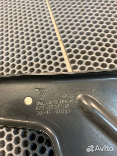 Кронштейн крыла передний Porsche Panamera 970 cwaa