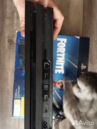 Игровая приставка Sony PS4 Pro 1tb