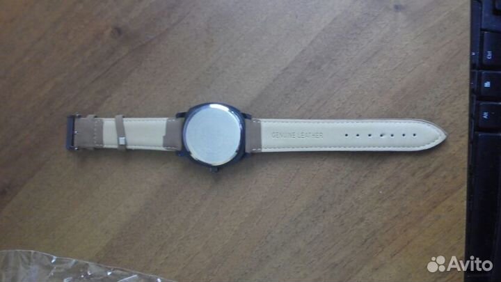 Наручные новые мужские часы 