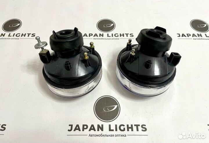 Туманки в бампер передние Toyota