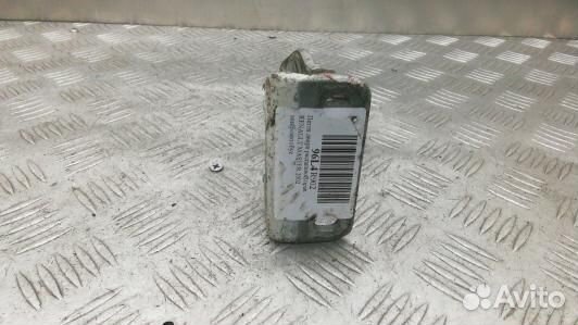 Петля двери распашной правой renault master 2 (96L