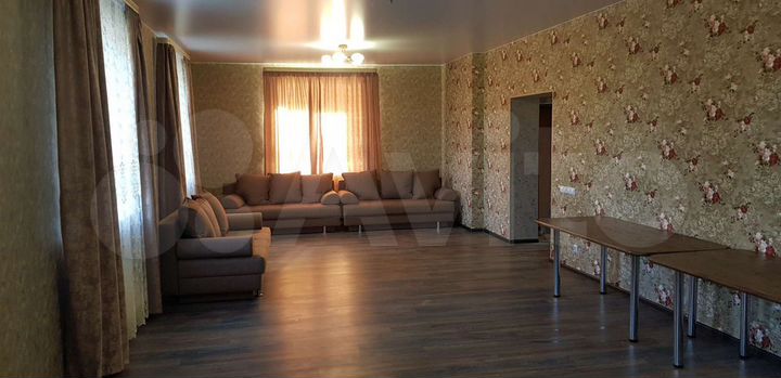 Коттедж 220 м² на участке 10 сот.