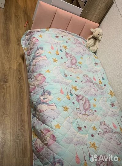 Кровать с матрасом