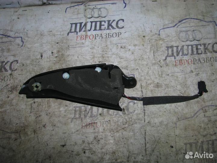 Крышка зеркала внутренняя правая VW Golf V Plus 2