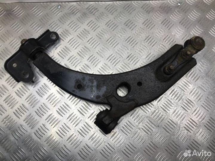 Рычаг подвески верхний правый Kia Shuma лифтбек