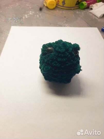 Вязанный лягушонок