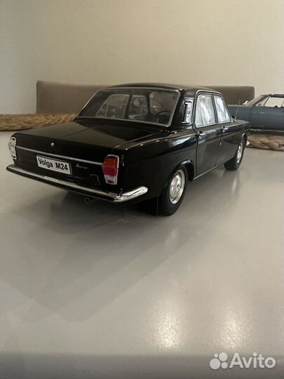 Модель Волга Газ 24 1:18