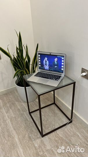 Продам столик журнальный