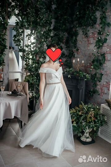 Свадебное платье 42 44 бу