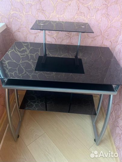 Стол компьютерный