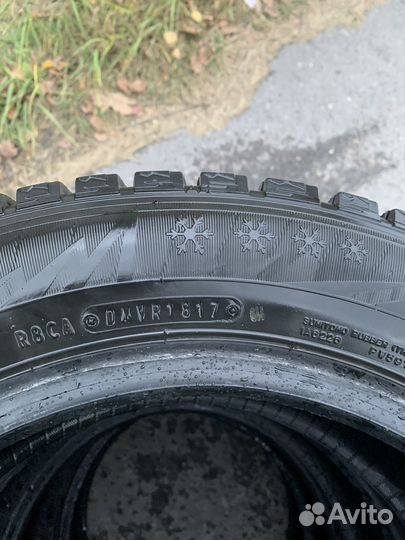 Dunlop SP Winter Ice 02 185/60 R15 88T