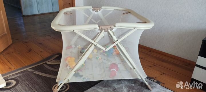 Манеж детский складной