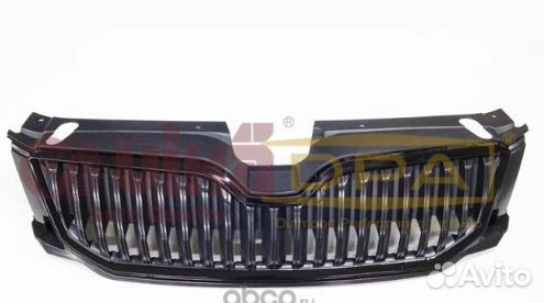 Молдинг решетки Octavia A7 черный