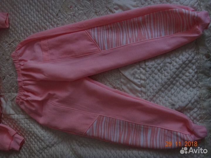 Спортивный костюм на девочку 6-8 лет