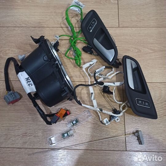 Многоцвет салона Ford Kuga 2