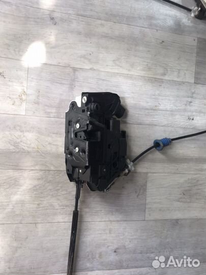 Замок двери Задний левый vw Passat cc 5n0839015a