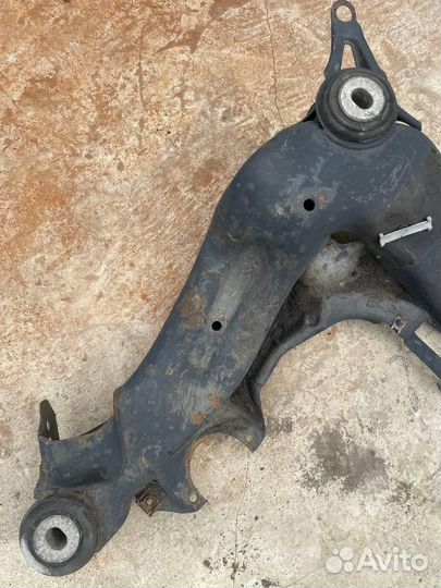 Подрамник передний 4B0399313DC