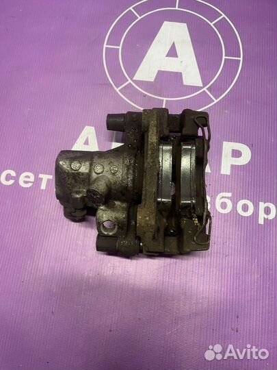 Суппорт задний правый Volvo S40 B4164S3 2008