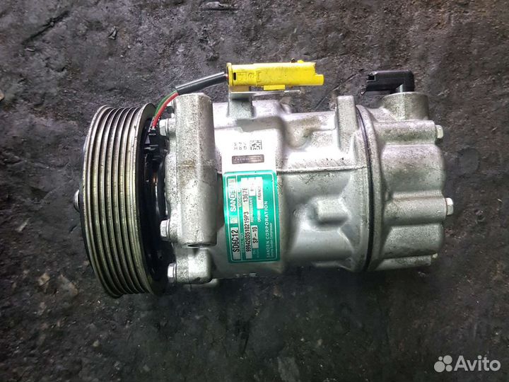 Компрессор кондиционера Citroen C4 / Peugeot 308