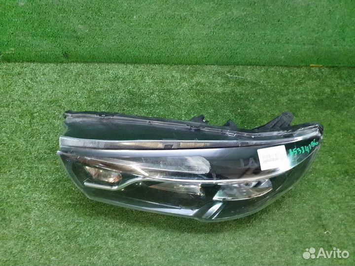 Фара левая LADA Vesta (2015-н.в.) галоген