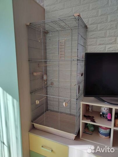 Большая клетка для птиц