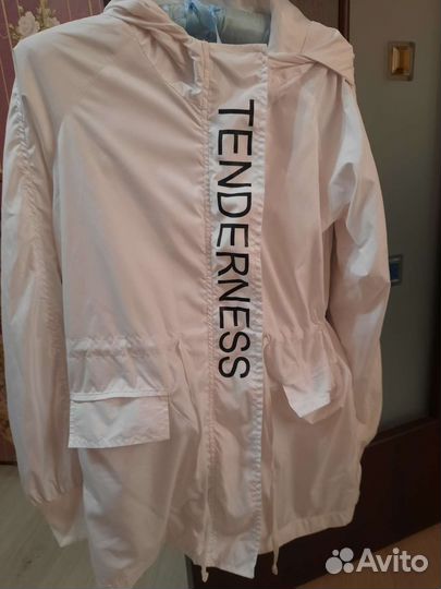 Ветровка женская