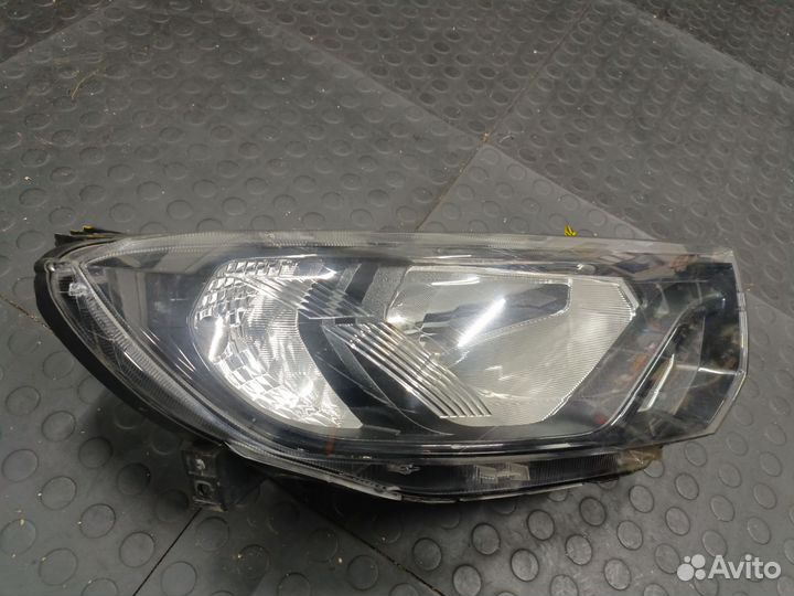 LADA Granta фара правая