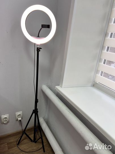 Кольцевая лампа со штативом