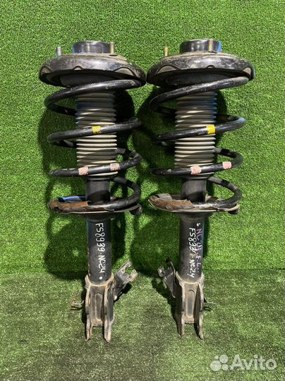 Стойка амортизатора nissan serena/presage/basssra