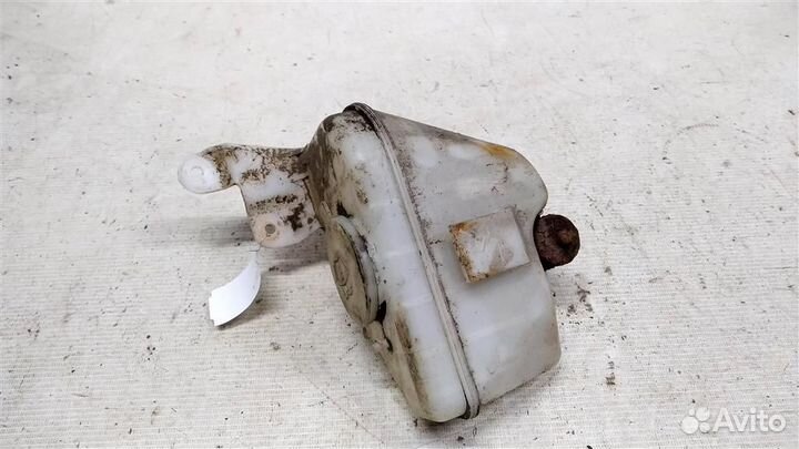 Бачок омывателя лобового стекла Mazda 323 С ва 97