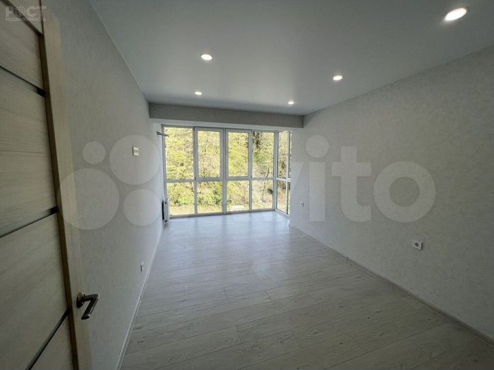 2-к. квартира, 56 м², 4/9 эт.