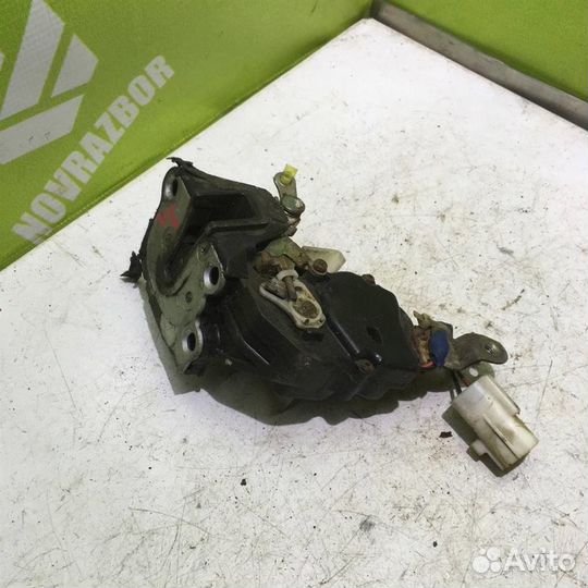 Замок двери задней левой Тойота Королла Е100