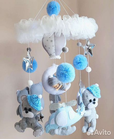 Мобиль из фетра в кроватку