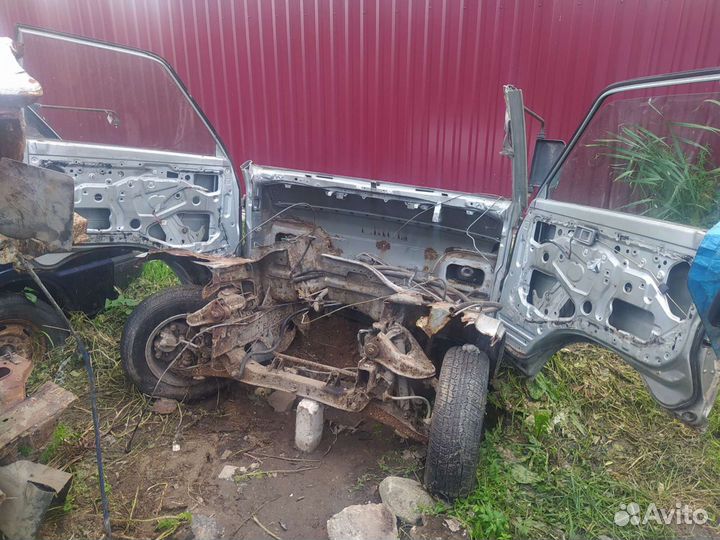 Кузов Киа Беста по частям