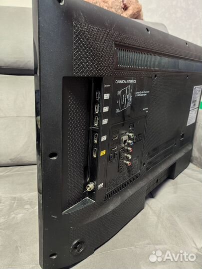 Телевизор 32 со SMART tv