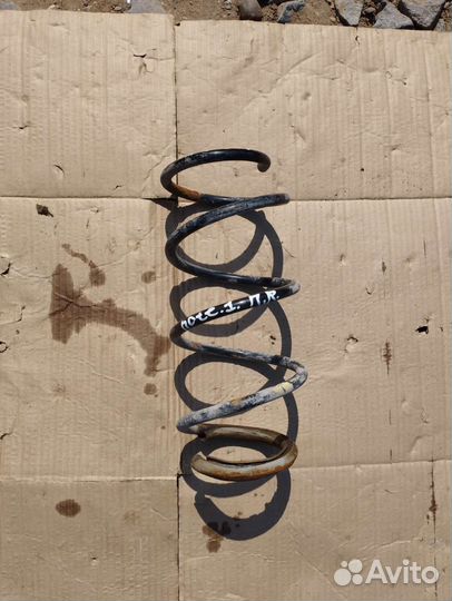 Пружина передняя Nissan Note 1 (E11)