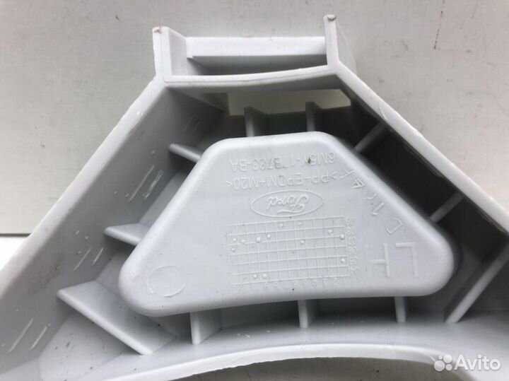 Кронштейн переднего бампера левый Ford Focus II 20