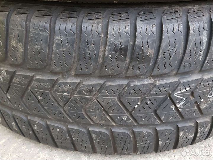Pirelli Winter Sottozero 3 215/55 R17 94H