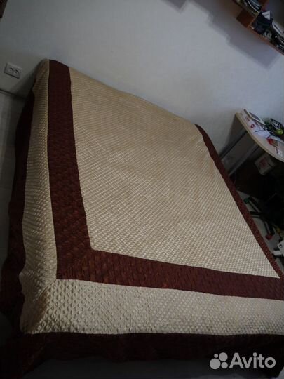 Покрывало на кровать декоративное