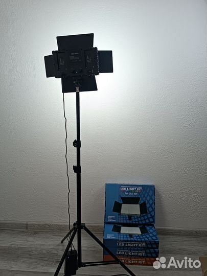 Видеосвет U-600